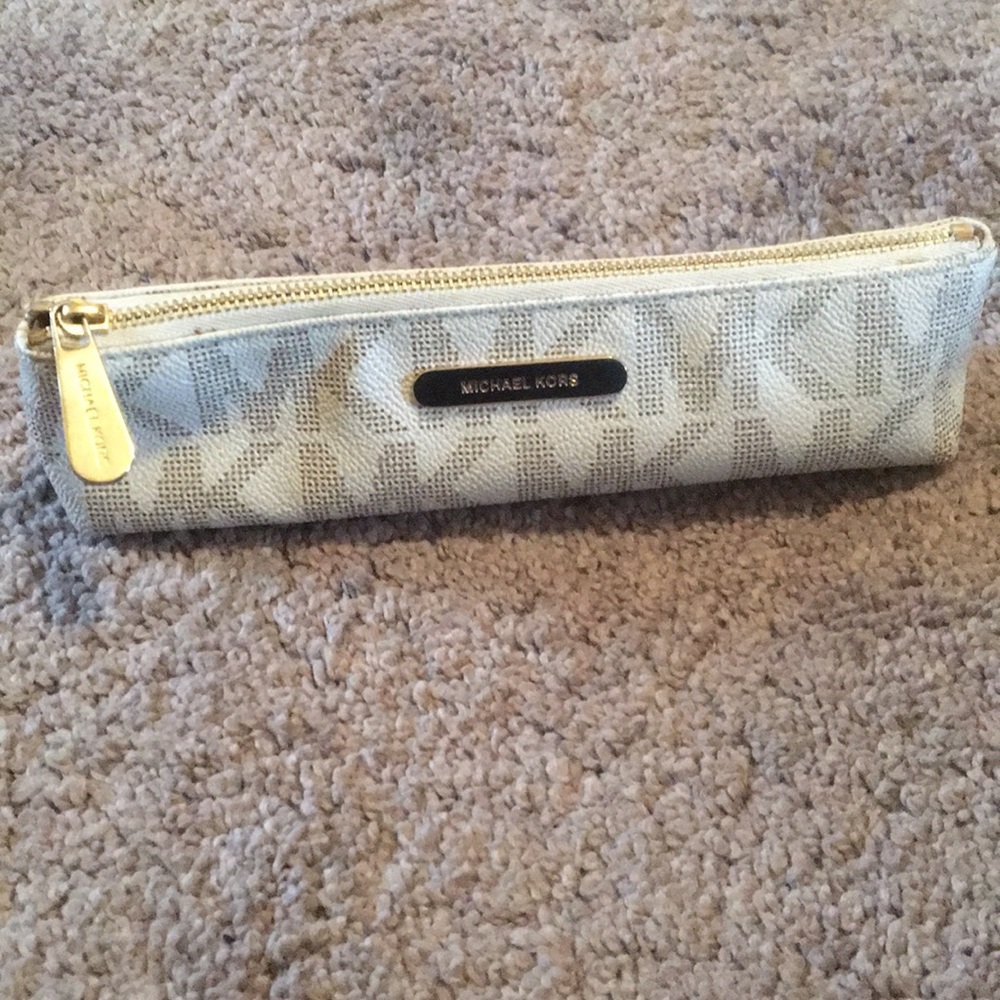 Michael Kors pouch authentic
